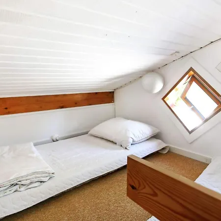 6 Person Holiday In